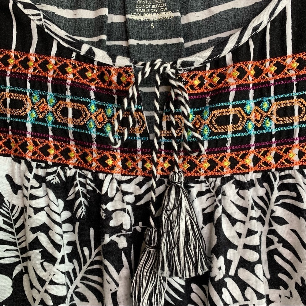 WESTBOUND EMBROIDERED BLOUSE - Picture 2 of 6